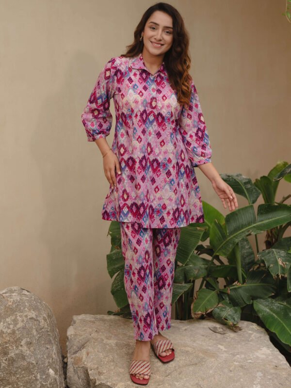 Womens Cotton Pink Geometric Printed Kurta Set
